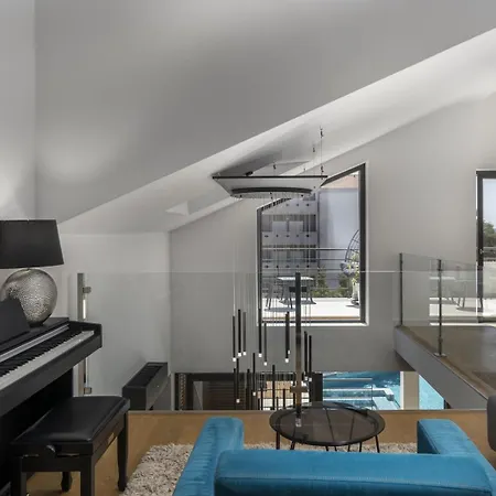 Bonavia - Crowoder Luxury Rent Zadar
