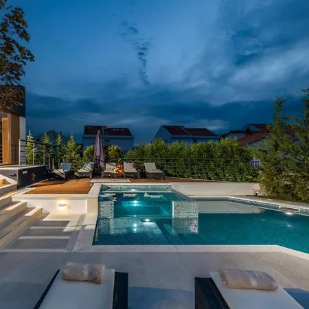 Bonavia - Crowoder Luxury Rent 빌라 *