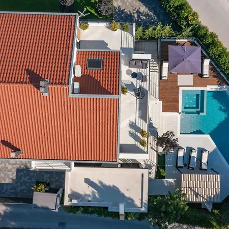 Bonavia - Crowoder Luxury Rent