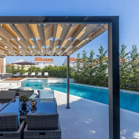 Villa Bonavia - Crowoder Luxury Rent *