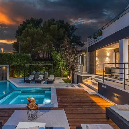 Bonavia - Crowoder Luxury Rent *
