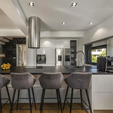 Villa Bonavia - Crowoder Luxury Rent *