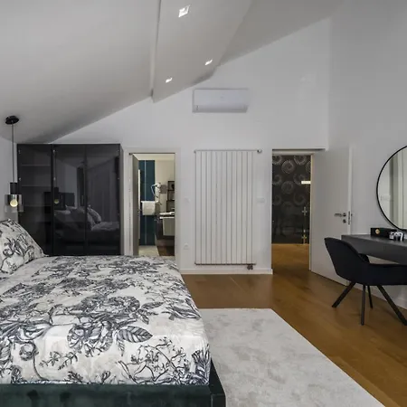 Bonavia - Crowoder Luxury Rent Villa