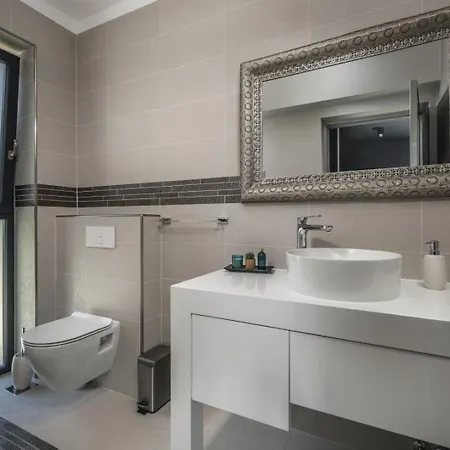 Bonavia - Crowoder Luxury Rent *